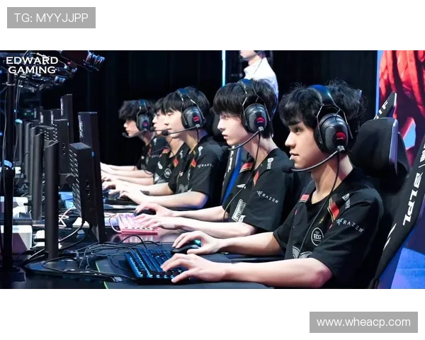 世界赛激情再燃各大战队鏖战绿茵舞台上演年度最强电竞对决 世界赛激情再燃各大战队鏖战绿茵舞台上演年度最强电竞对决