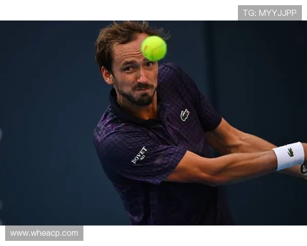 网球巨星梅德韦杰夫赢得巴黎大师赛冠军再创个人辉煌