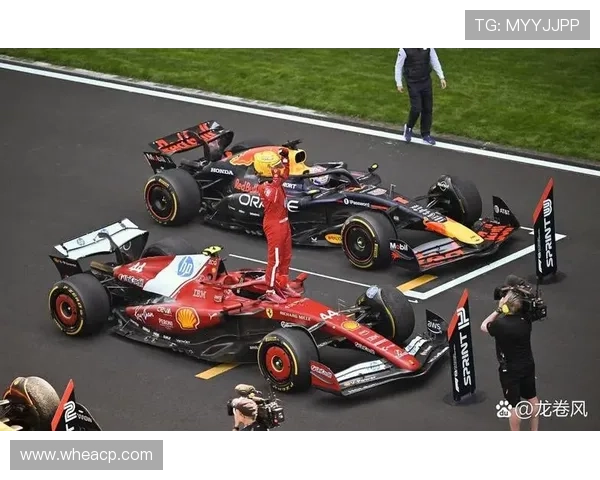 F1赛季最新动态：顶级车队激战正酣 新规则引发车手与技术团队争议